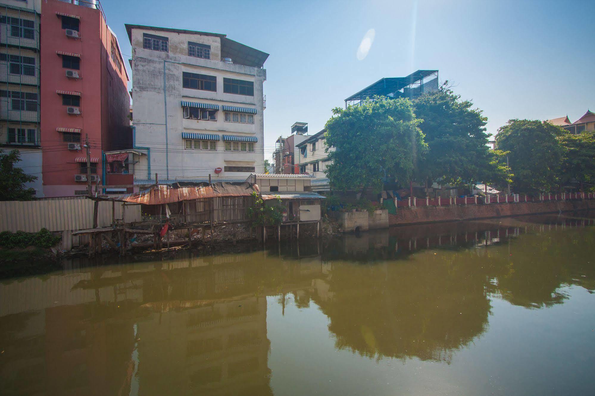 Nacorn Hostel Bangkok Exterior foto